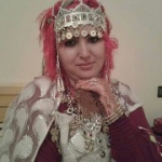 أمال من اكادير - المغربتبحث عن رجال للزواج و التعارف