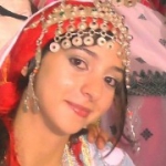 نادية من تادنست - المغربتبحث عن رجال للزواج و التعارف