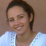 ريمة من تاوريرت - المغربتبحث عن رجال للزواج و التعارف